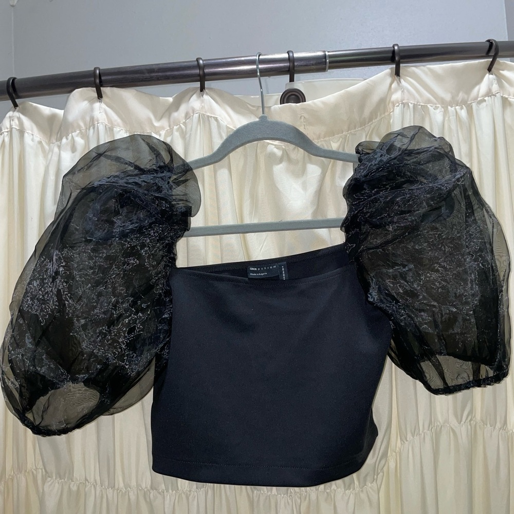 ASOS Design Elegant Black Puff Sleeve crop Top. Women’s size 4. Never worn.